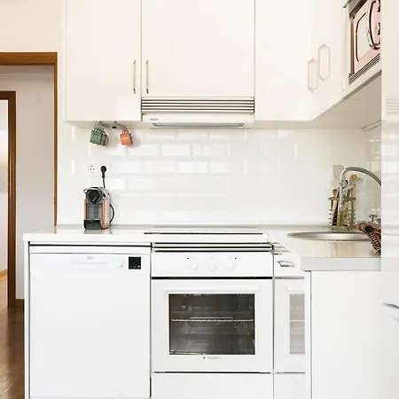 Apartament Alba4 *